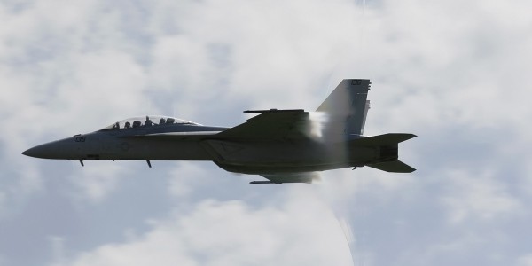 Shockwave from Superhornet at 2010 Quad City Airshow. 